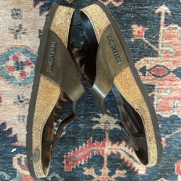Birkenstock Gizeh Women’s Sandals, well loved, size 38, metallic bronze color - Picture 3 of 7